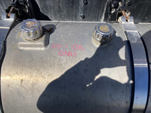 2013 Caterpillar CT660 - Image 21