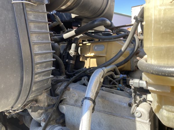 2013 Caterpillar CT660 - Image 9
