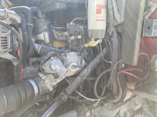 2013 Caterpillar CT660 - Image 15