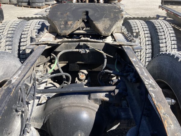 2013 Caterpillar CT660 - Image 19