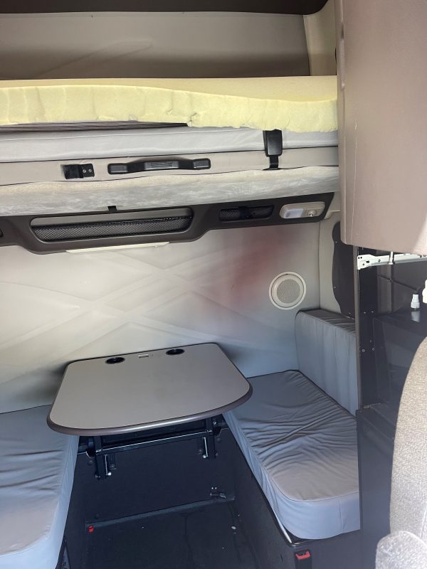 2017 Volvo VNL64T780 - Image 5