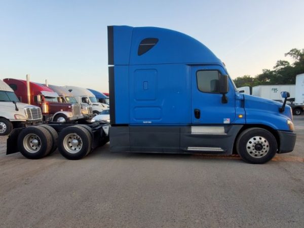 2017 FREIGHTLINER CASCADIA 125 - Image 3
