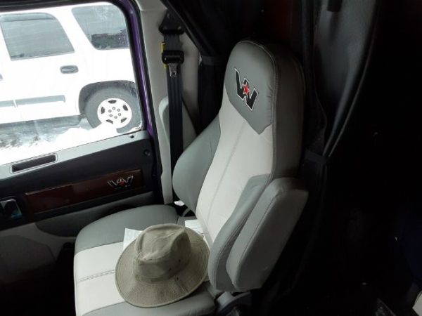 2020 WESTERN STAR 5700XE 72′ DOUBLE BUNK SLEEPER - Image 8