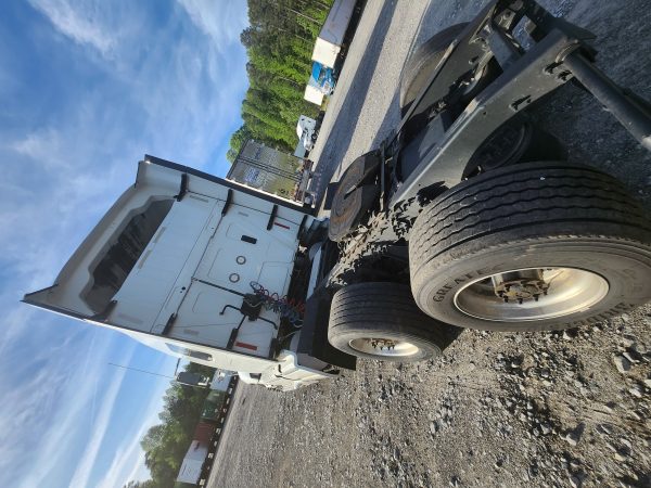 2017 International Prostar - Image 3