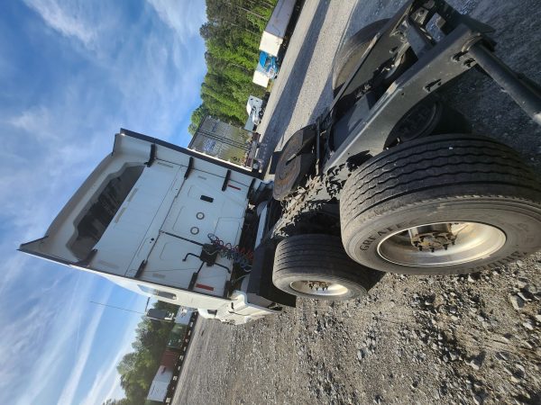 2017 International Prostar - Image 3