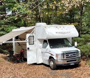 2015 WINNEBAGO MINNIE WINNIE 27Q