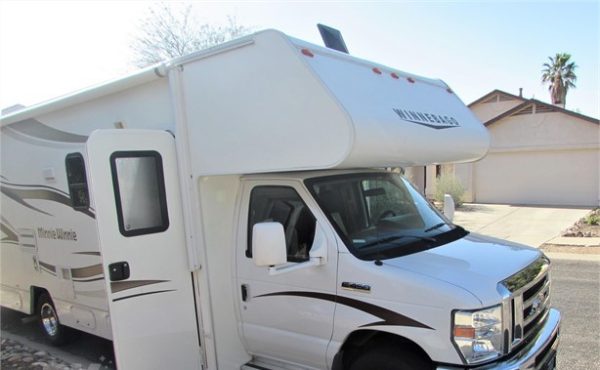 2015 WINNEBAGO MINNIE WINNIE 27Q - Image 2