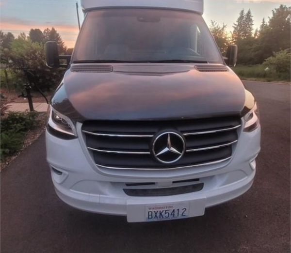 2021 REGENCY RV ULTRA BROUGHAM MB - Image 2