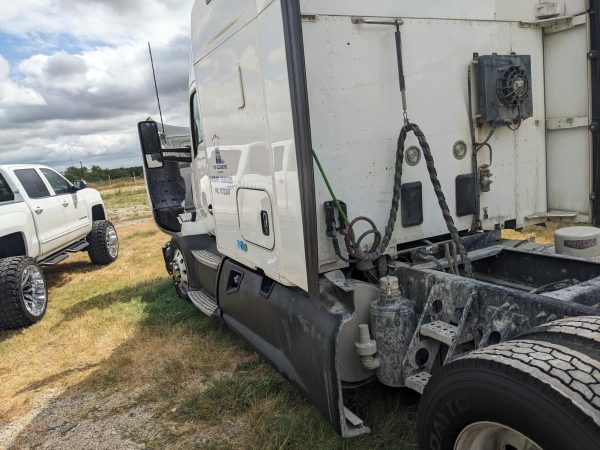 2018 Kenworth T680 - Image 8