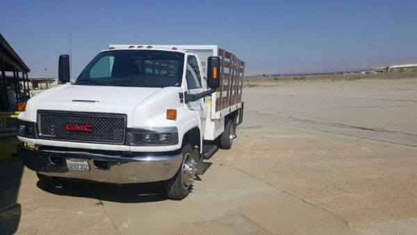2007 GMC 4500 TOP KICK - Image 3