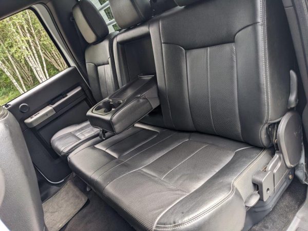 2013 Ford F550 SD Lariat - Image 16
