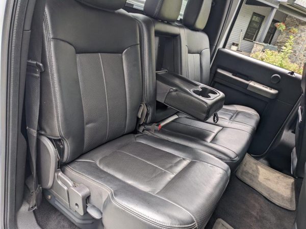 2013 Ford F550 SD Lariat - Image 22