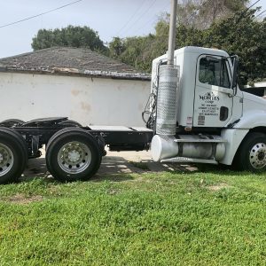 2010 Freightliner Columbia 120 Day Cab
