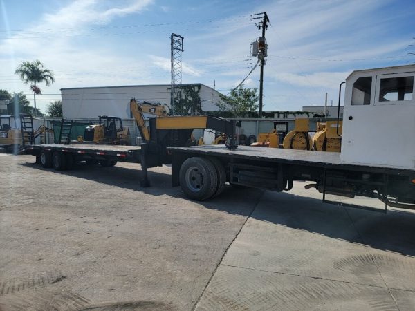 2005 Mitsubishi Fuso with, 2005 Hooper Equipment Trailer, 10 Ton, Gooseneck, and 2006 PJ Dump  Hurricane Clean Up Trailer, 10 Ton, Gooseneck - Image 2