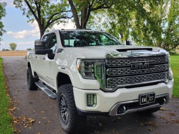 2020 GMC SIERRA DURAMAX  2500 HD DENALI - Image 2