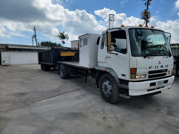 2005 Mitsubishi Fuso with, 2005 Hooper Equipment Trailer, 10 Ton, Gooseneck, and 2006 PJ Dump  Hurricane Clean Up Trailer, 10 Ton, Gooseneck - Image 4