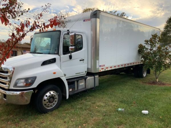 2018 HINO 258-A  24FT BOX TRUCK - Image 2