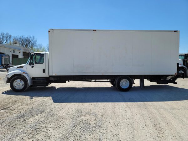 2007 International DuraStar 4300 - Image 13