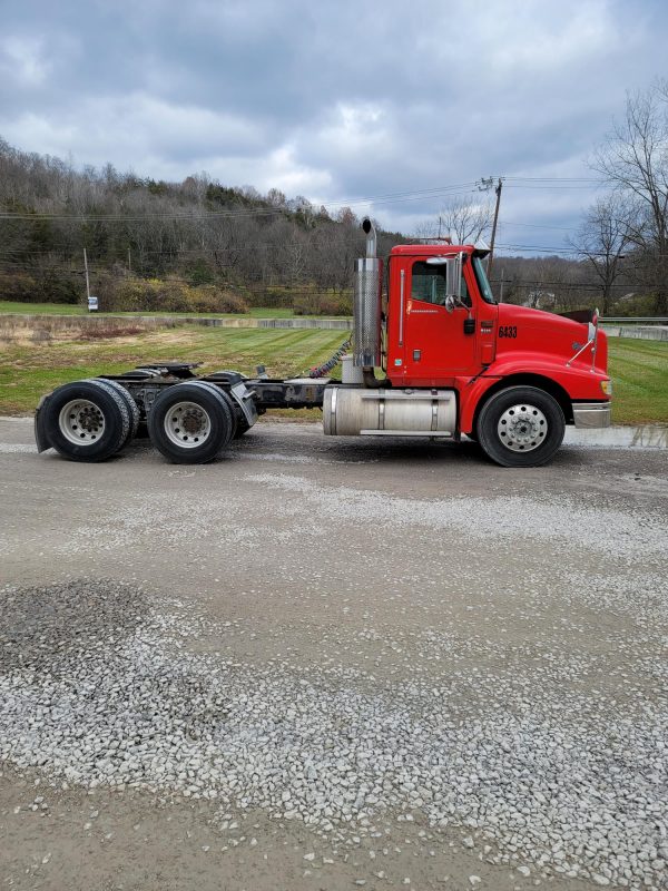 2007 International Eagle 9200i SBA - Image 2