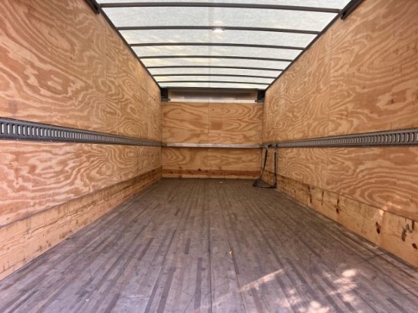 2018 HINO 258-A  24FT BOX TRUCK - Image 5