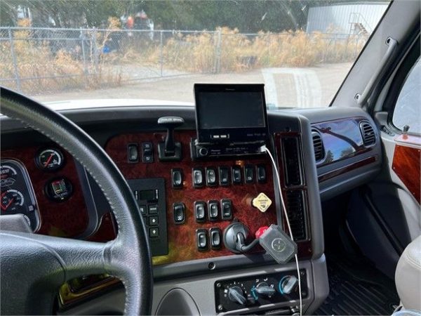 2012 Freightliner Business Class M2 112- 2L Conversion Sports Chassis - Image 9