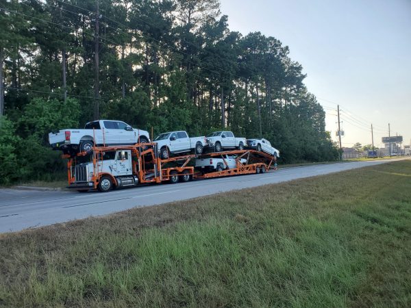 2020 Peterbilt 365 Day Cab - Image 3