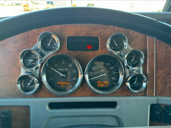 2007 Peterbilt 378 - Image 7