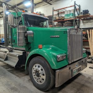 2022 Kenworth W900