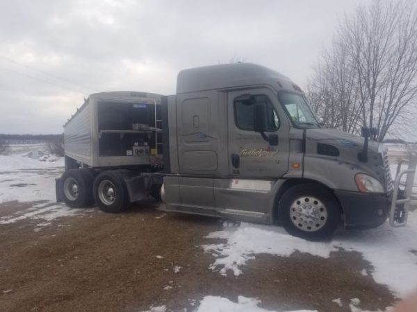 2018 FREIGHTLINER CASCADIA 113  COMBO  2015 STOUGHTON AG HOPPER - Image 2