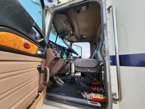 2010 Peterbilt 367 - Image 5