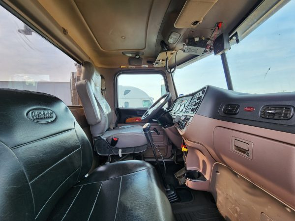 2010 Peterbilt 367 - Image 7