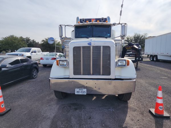 2010 Peterbilt 367 - Image 11