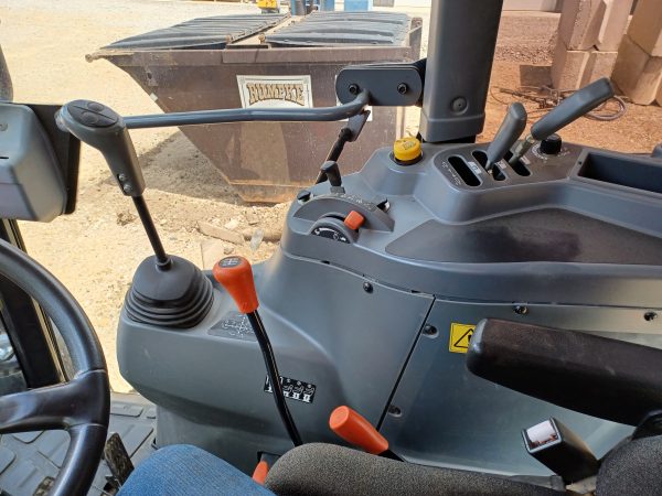2015 MASSEY FERGUSON 4609M - Image 3