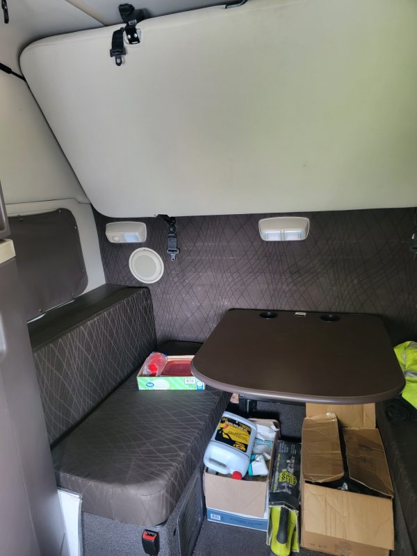 2018 Volvo VNL64T730 - Image 3