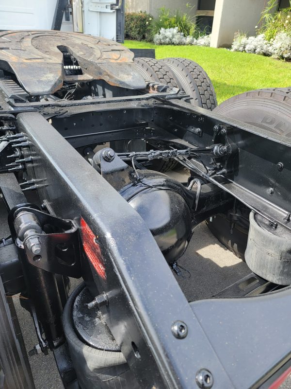 2018 Volvo VNL64T730 - Image 12