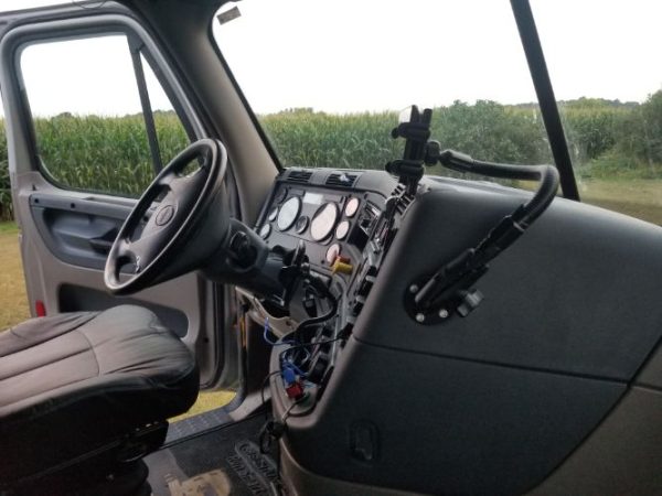 2018 FREIGHTLINER CASCADIA 113 SLP - Image 5