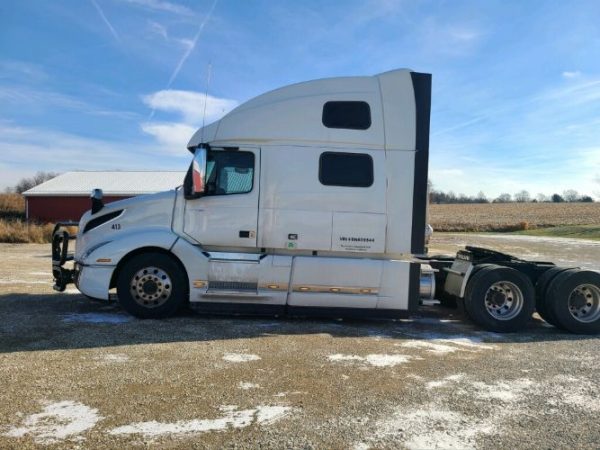 2024 VOLVO VNL64T860