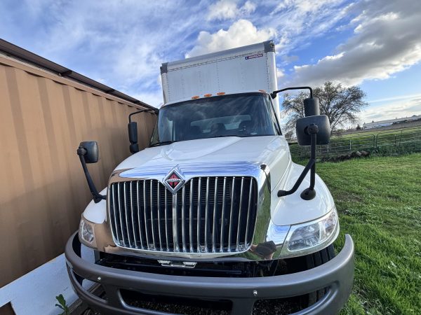 2021 International DuraStar 4400 - Image 2