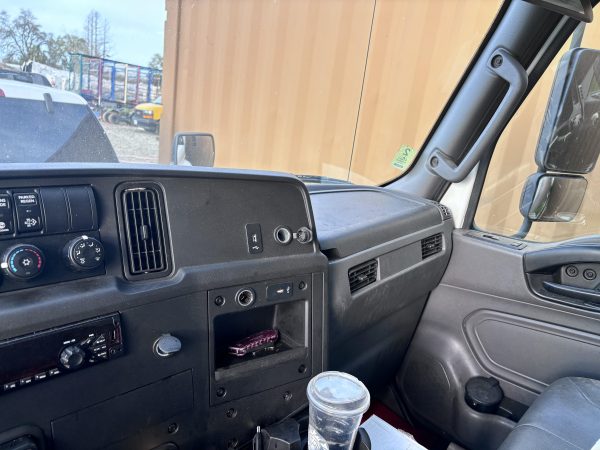 2021 International DuraStar 4400 - Image 5
