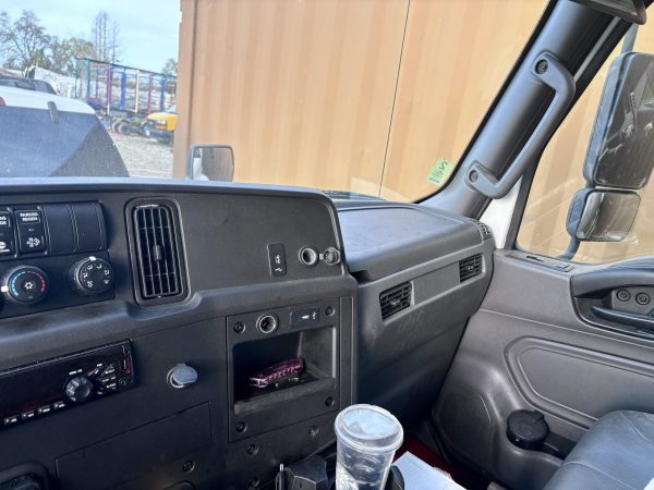 2021 International DuraStar 4400 - Image 5