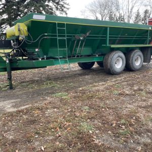 2015 Chandler 22clt litter spreader