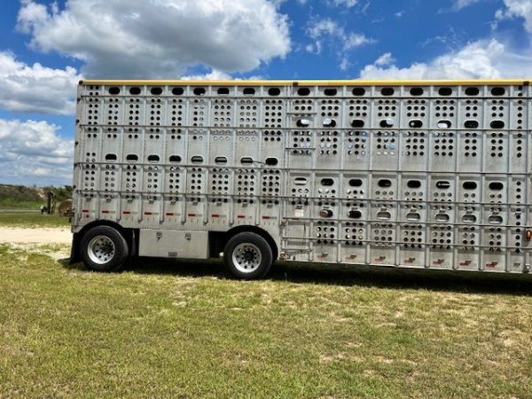 2010 MERRITT 53X102 CATTLE TRAILER - Image 4