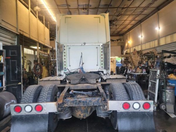 2000 FREIGHTLINER FLD132 EXHD - Image 4