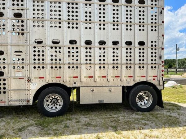 2010 MERRITT 53X102 CATTLE TRAILER - Image 5