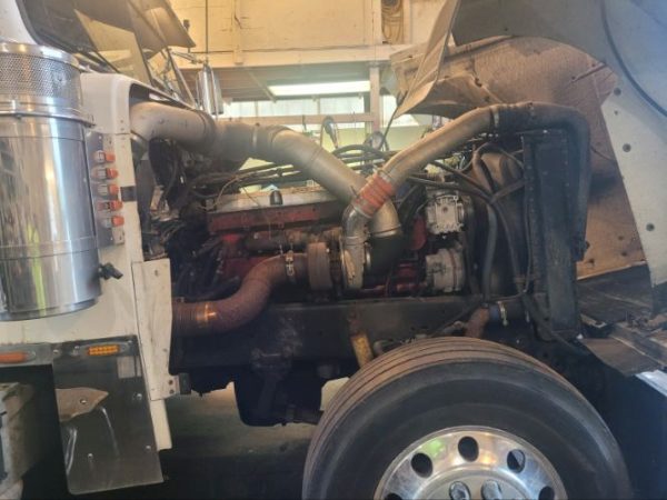 2000 FREIGHTLINER FLD132 EXHD - Image 7