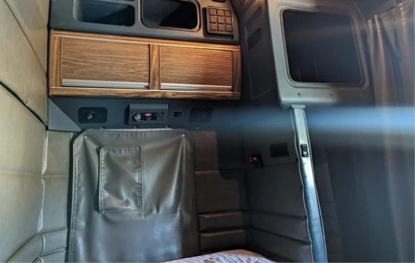 2003 PETERBILT 379EXHD - Image 9