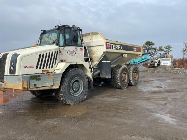 2015 TREX TA300  DUMP TRUCK