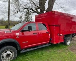 2022 DODGE RAM 5500  SERVICE TRUCK  W/ CHIPPER BOX