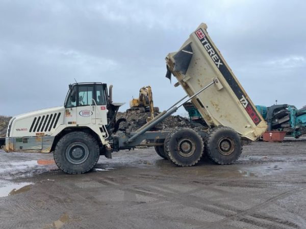 2015 TREX TA300   DUMP TRUCK