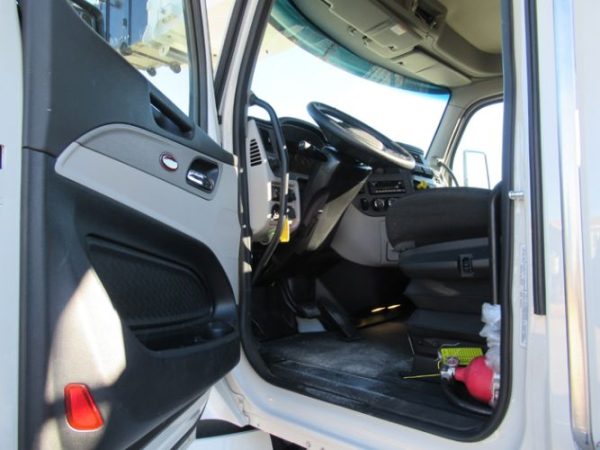 2022 Peterbilt 567 - Image 11